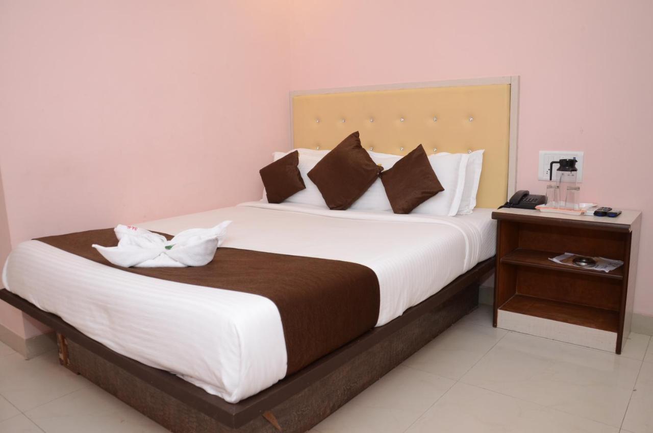 Sai Leela Grand Hotel - Mumbai — Photos 1